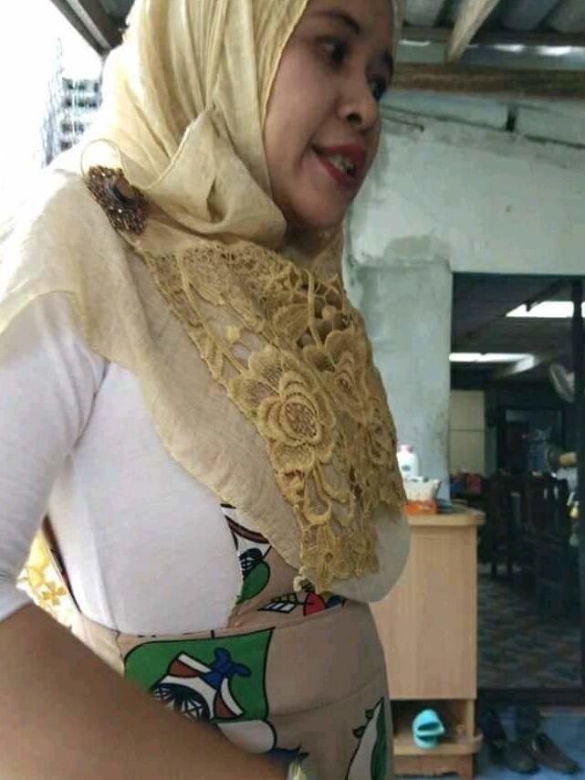 Ibu cantik tetek besar