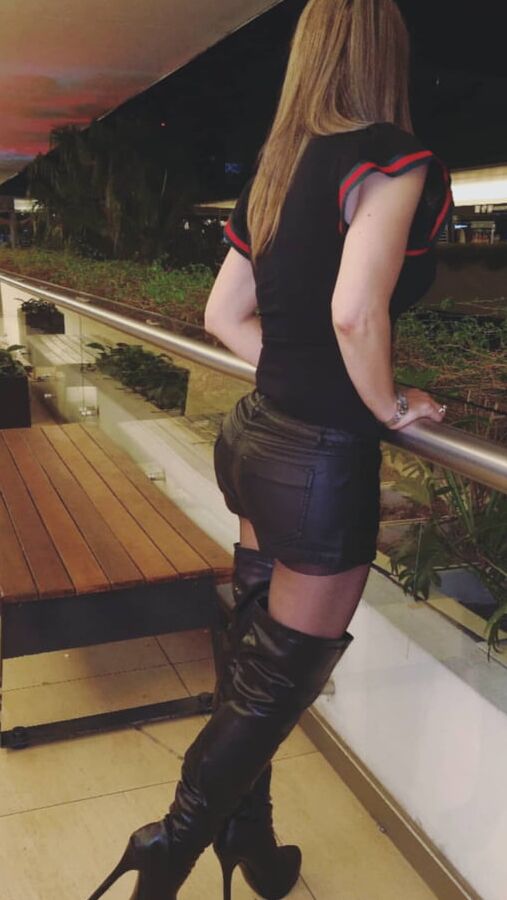 Insta Milf Wearing Boots