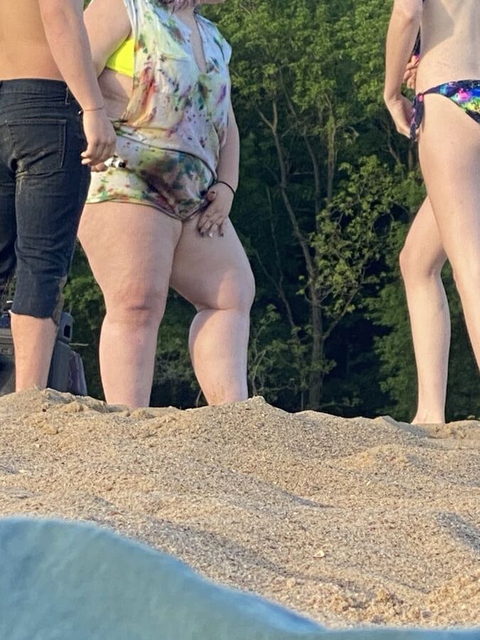 BBW BEACH BUTT SIGHTING