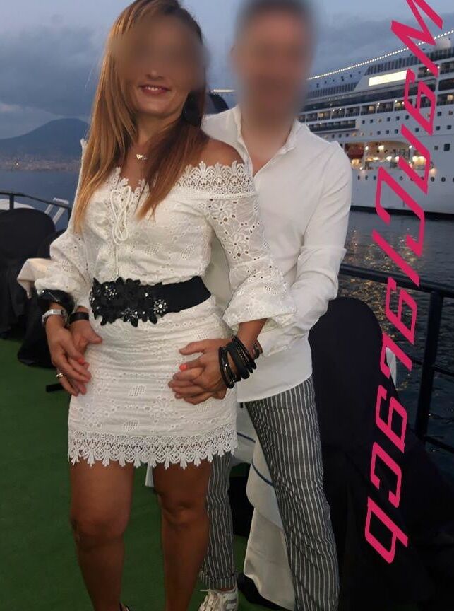 Clara in intimate photos with her permanent lover