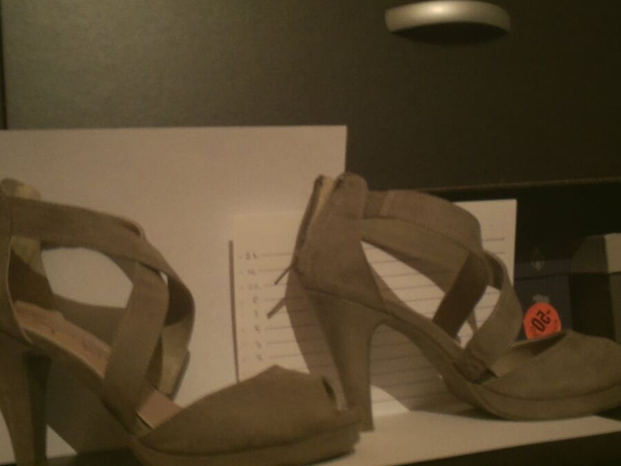 Les chaussures de ma femme, lesquelles preferez-vous ?