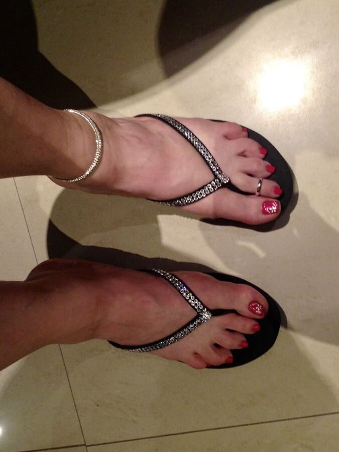 Kittens Sexy Toes!!