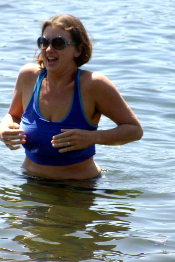 Hairy MILFS and GILFS