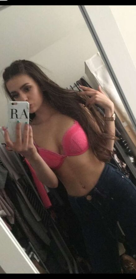Dieme exposed her body and pussy