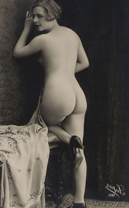 Vintage Nudes Backsides