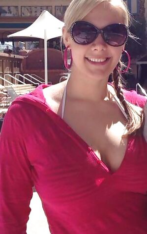 GORGEOUS PAWG HOOKER