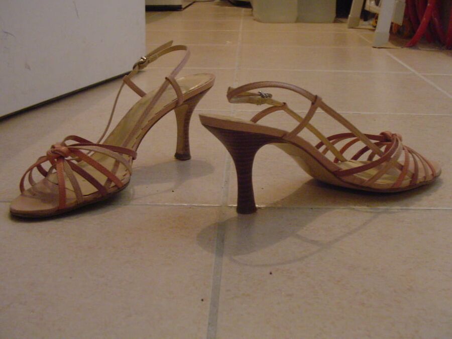 Les chaussures de ma femme, lesquelles preferez-vous ?