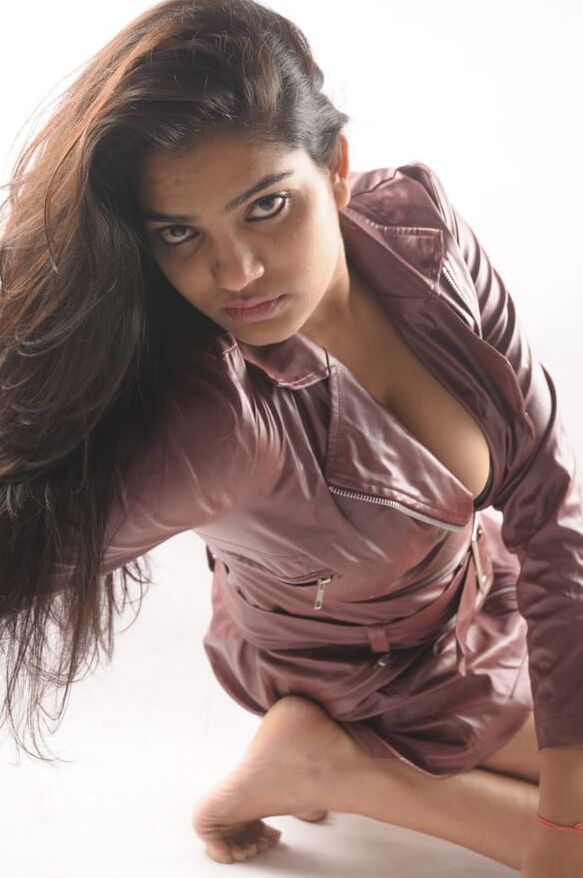 Desi Model