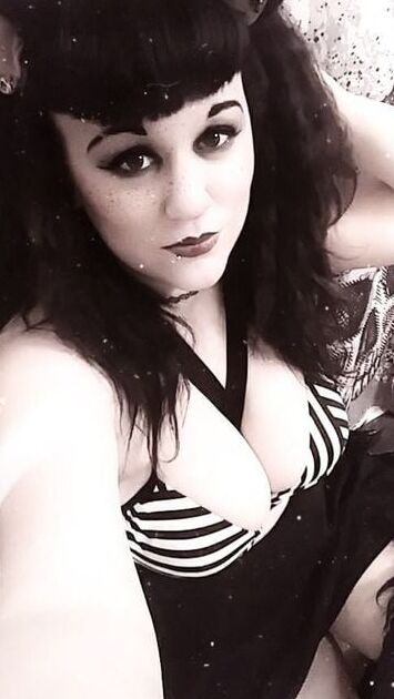Amateur Goth Slut