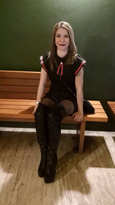 Insta Milf Wearing Boots