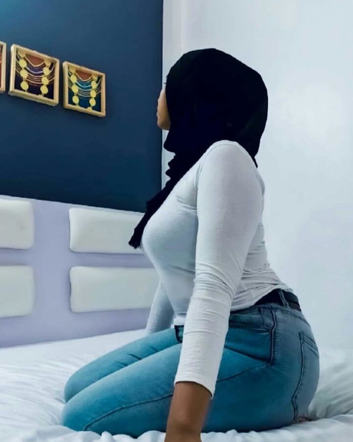 Slut with a fat booty