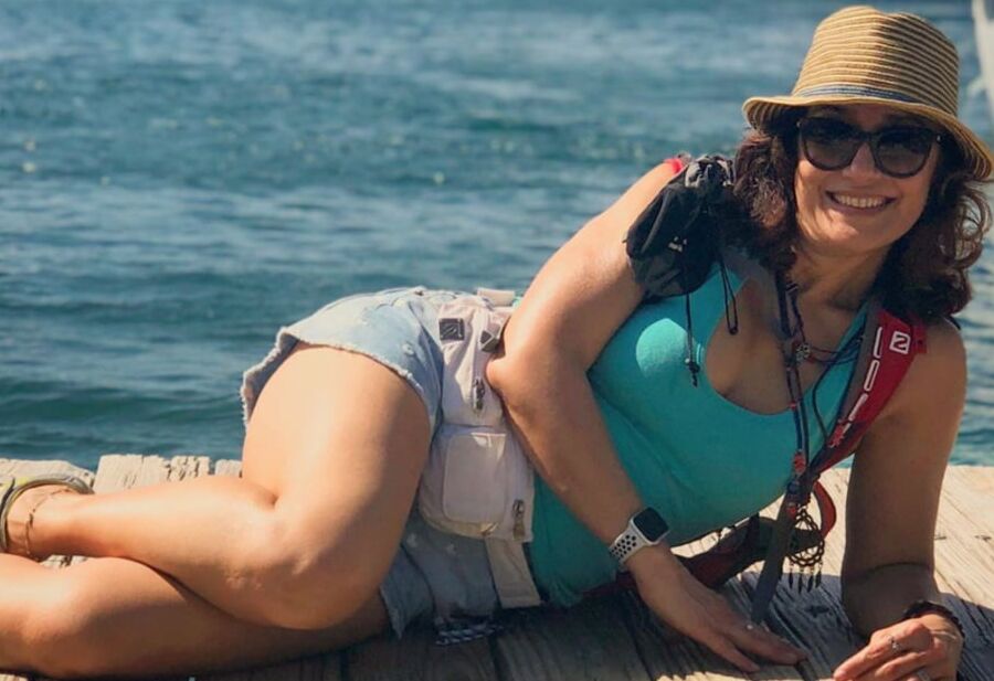 Persian Milf Sexy Legs