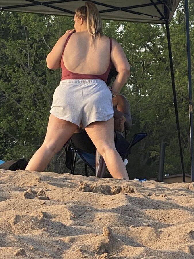 BBW BEACH BUTT SIGHTING