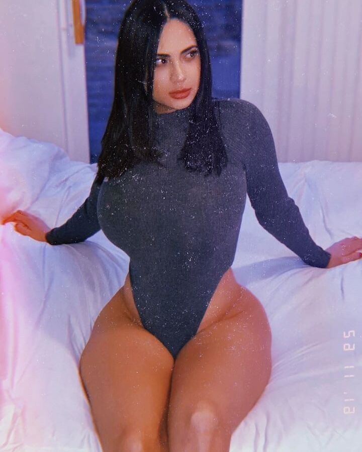 Sanna (Tetona en Bikini)