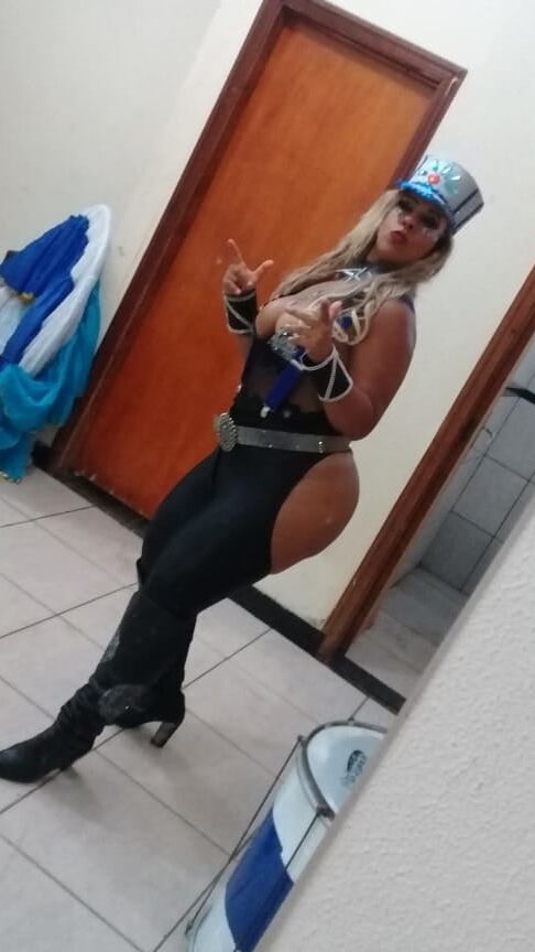 PAULA CARIOCA.