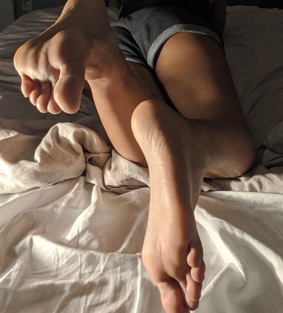 Foot bae Elli