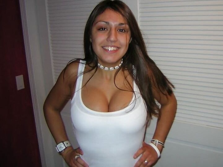 Cleavage pictures sluttyx.com