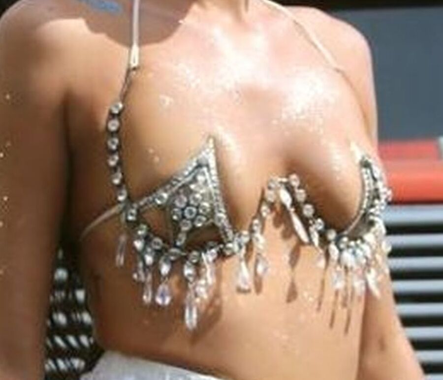 Bruna Marquezine topless Carnaval of Rio feb