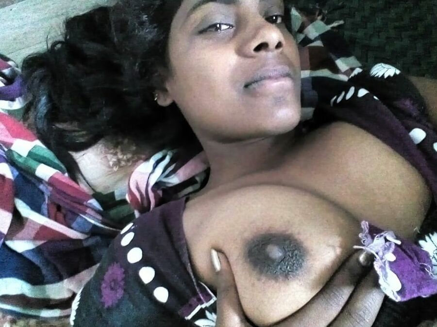 Desi Indian young bhabhi Boobs