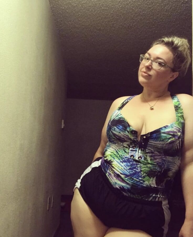 Nice curvy blond amateur