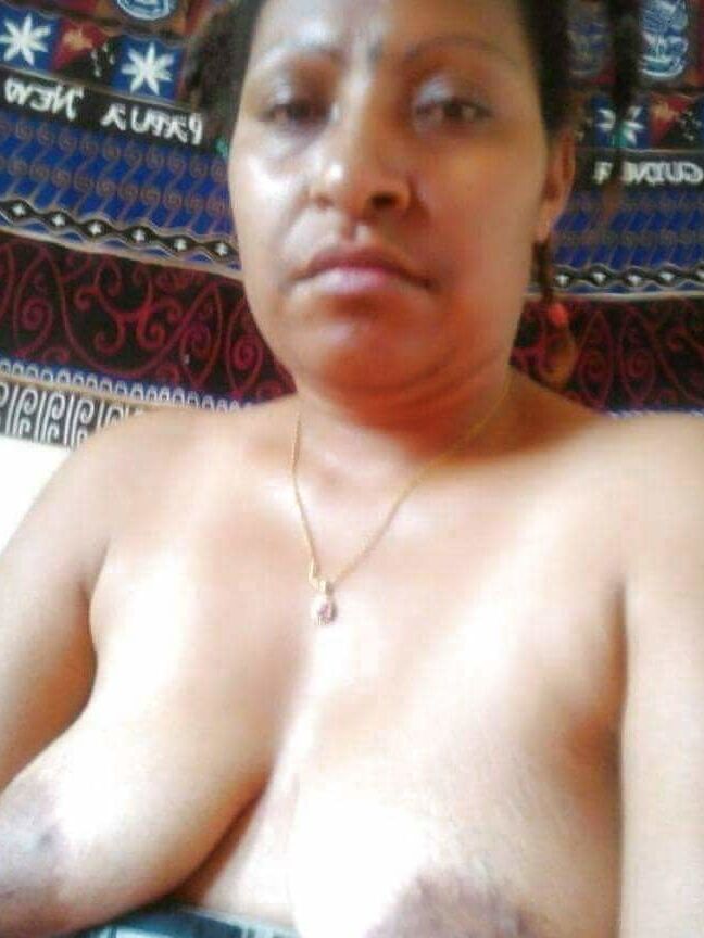 PNG Milf