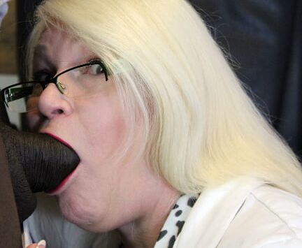 Blowjob granny Lilian
