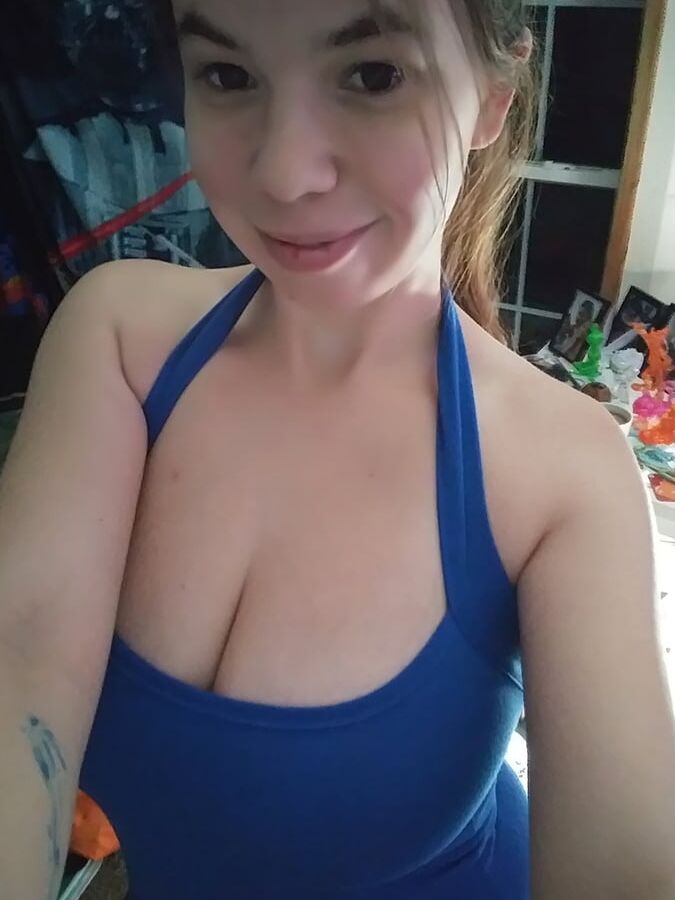 More Hot Amateur Moms