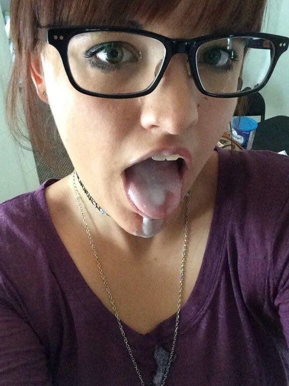 Cum selfies