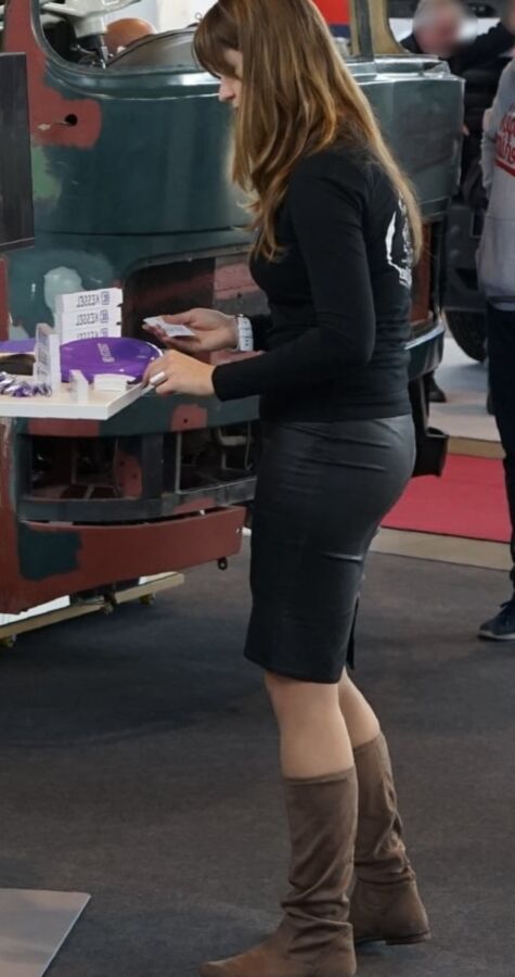 Exhibition Cunt in Pantyhose