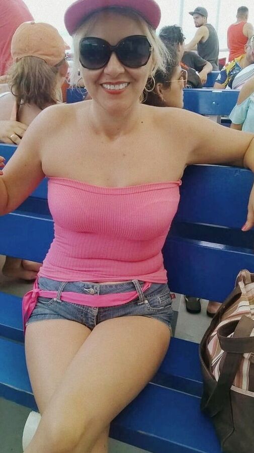 Milf latina with big boobs