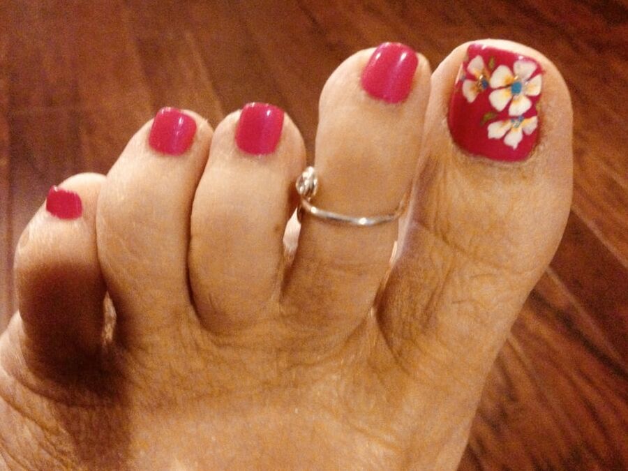 Kittens Sexy Toes!!