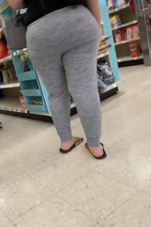 Random BBW and Pawg Asses Young and Mature Thick Milf Gilf