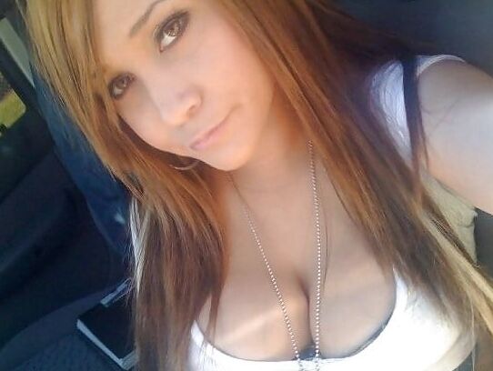 Cleavage pictures sluttyx.com