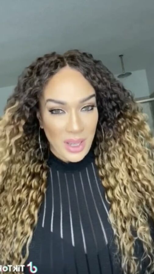 Nia Jax wwe