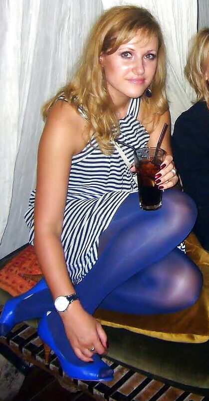 Amateurs in Blue Stockings &amp; Pantyhose