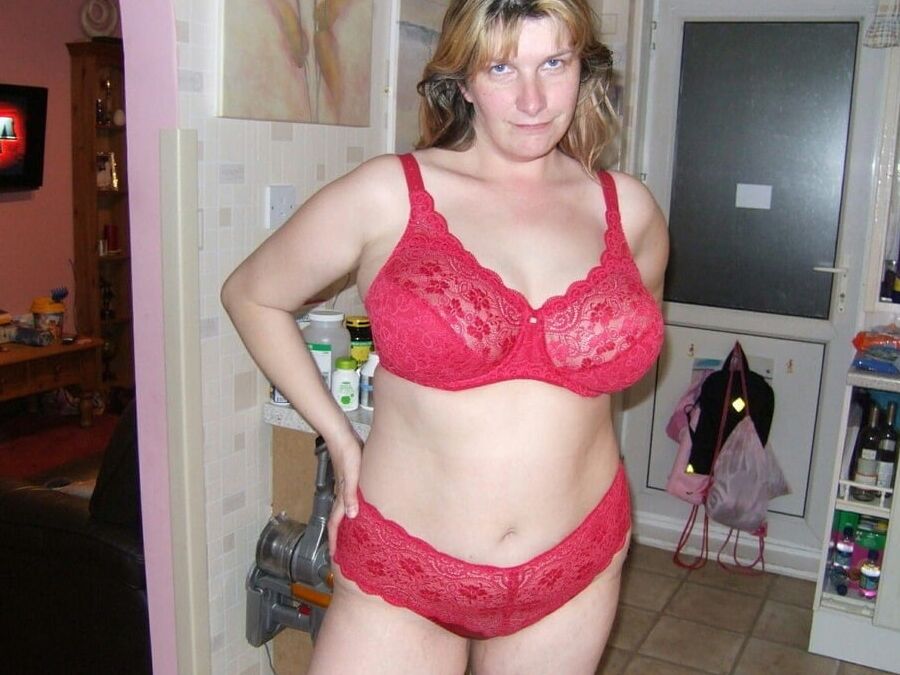 Lingerie Sluts ()