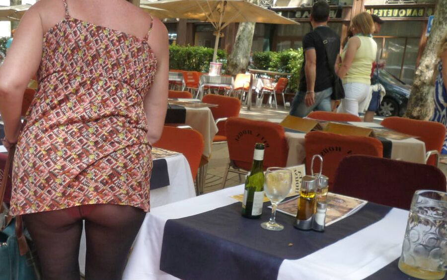 Oops, her panties on show