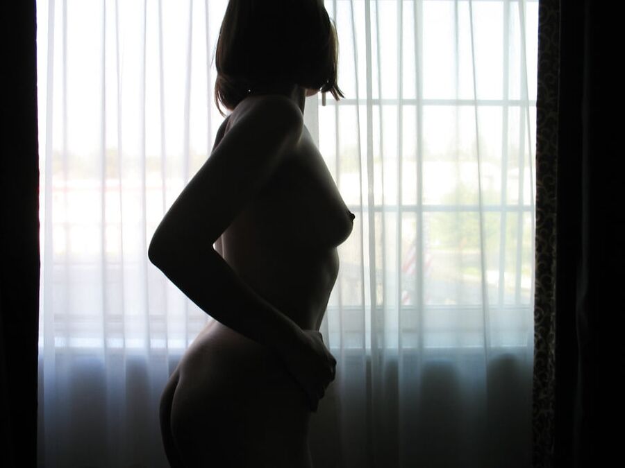 HOTEL BRUNETTE MILF