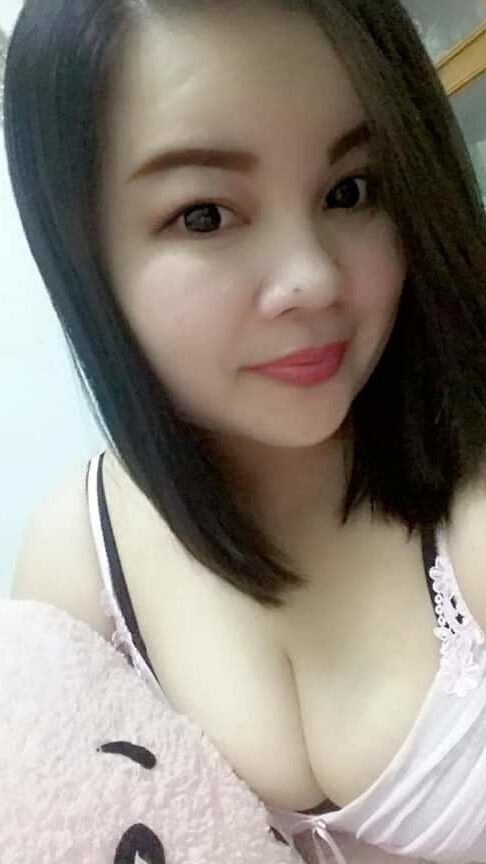 Ibu cantik berdada besar