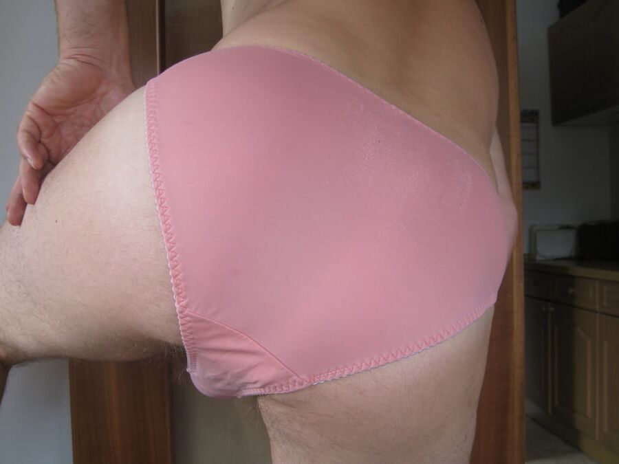 - I love wearing women&;s panties