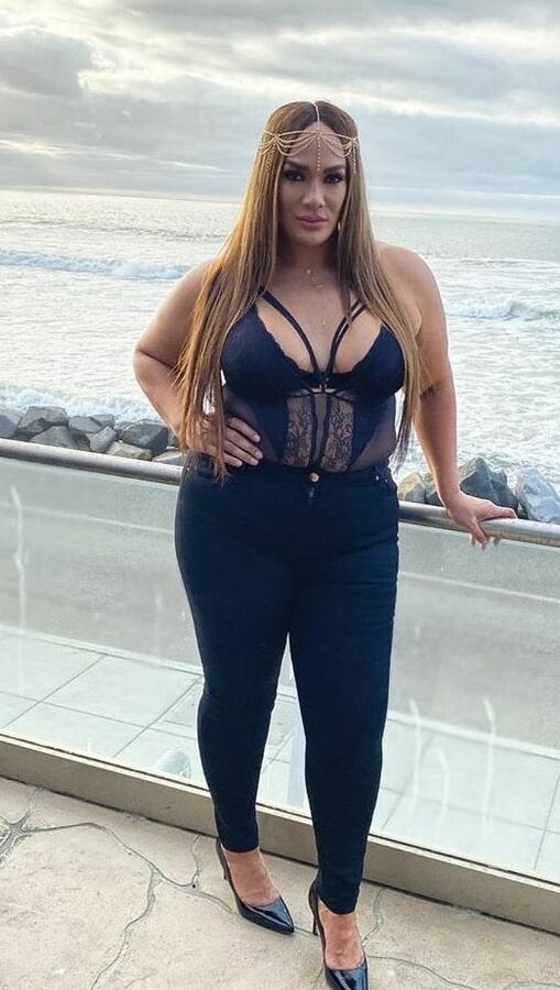 Nia Jax wwe