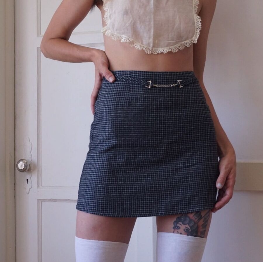 Modelling, selling clothes, natural pitted sexies
