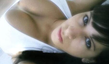 Linda chilena de ojos hermosos y de unas enormes tetas