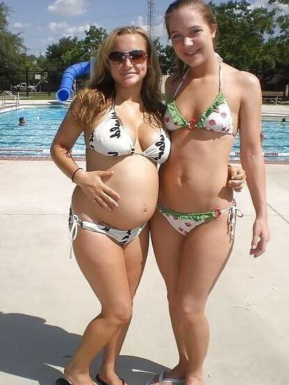 Schwanger im Bikini