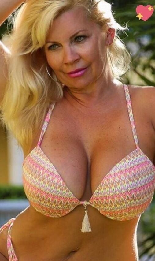 WHO IS SHE ? HER NAME? MILF BOOBS BIG TITS