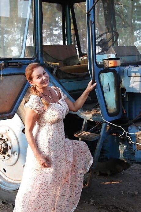 MILF - In the Hay