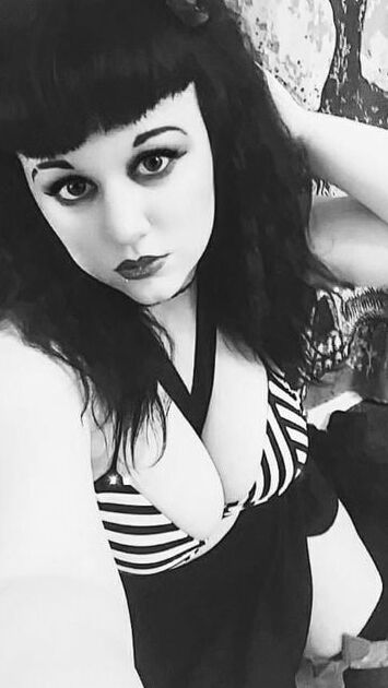 Amateur Goth Slut