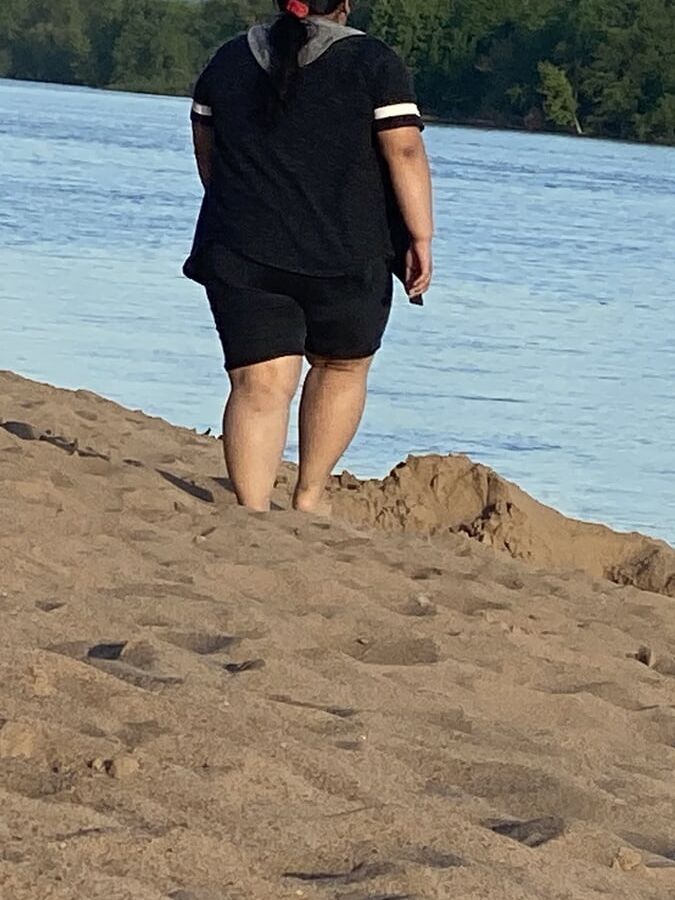 BBW BEACH BUTT SIGHTING