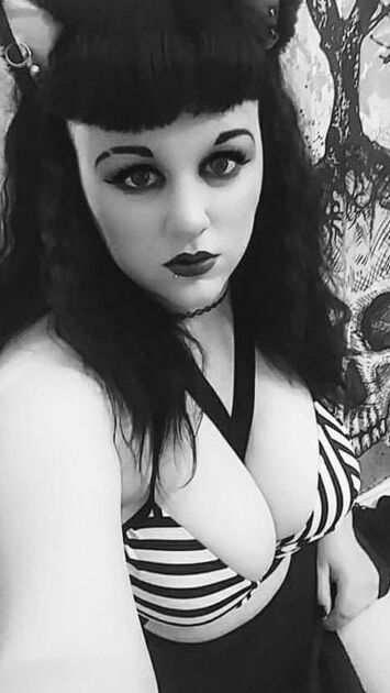 Amateur Goth Slut