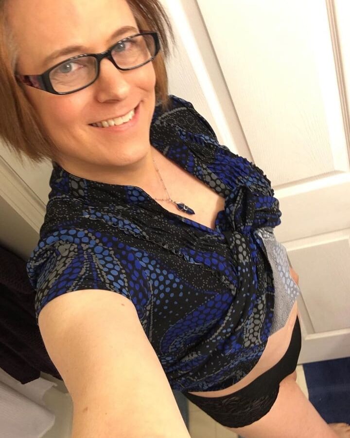 Amateur milf (cum on her face)